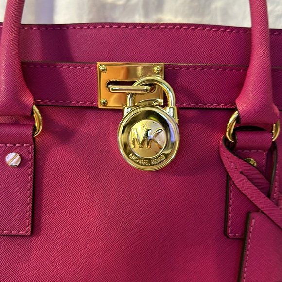 Michael Kors Hamilton Fuschia large leather tote - Picture 5 of 10
